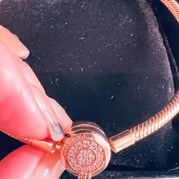 Pandora Moments Sparkling Crown O Snake Chain Bracelet - Picture 3 of 4
